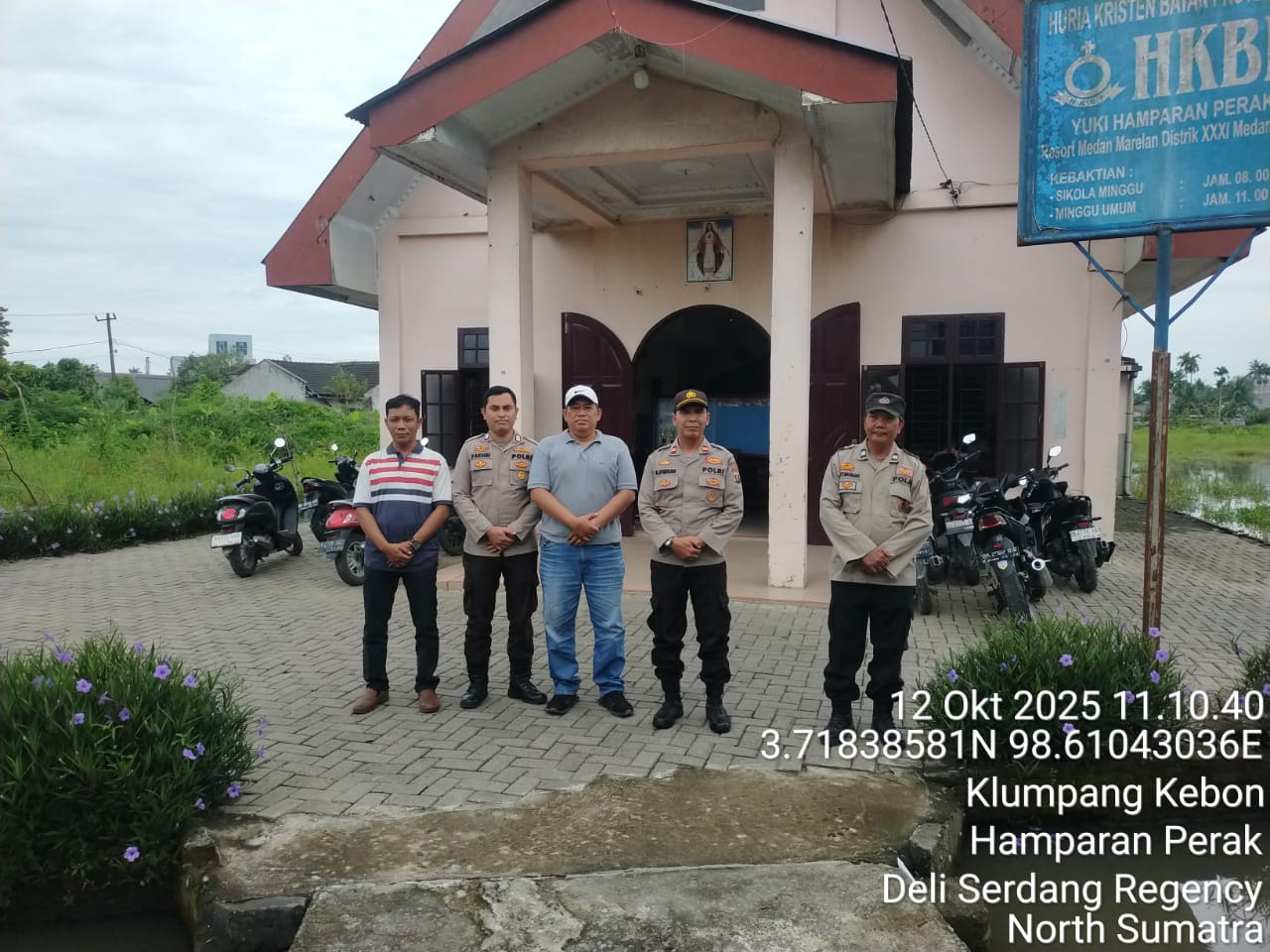 Polsek Hamparan Perak Laksanakan Pengamanan Ibadah Gereja, Wujud Toleransi dan Keamanan di Wilayah Hukum Polres Pelabuhan Belawan