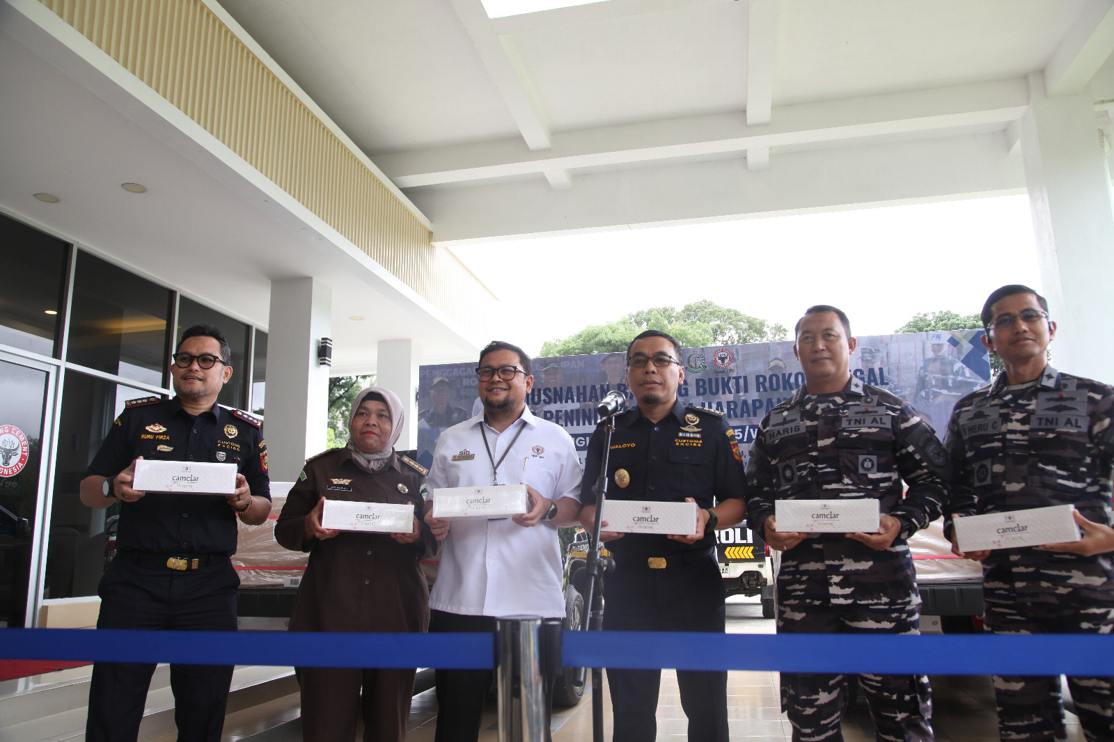 Kanwil DJBC Riau Musnahkan 25,6 Juta Batang Rokok Ilegal Senilai Rp12,8 Miliar!