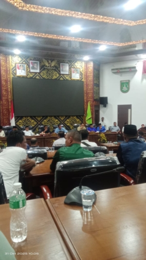 DPRD Kota Dumai Adakan RDP Bersama Petani RT 07 dan RT 014 Batu Terintip Sungai Sembilan. 