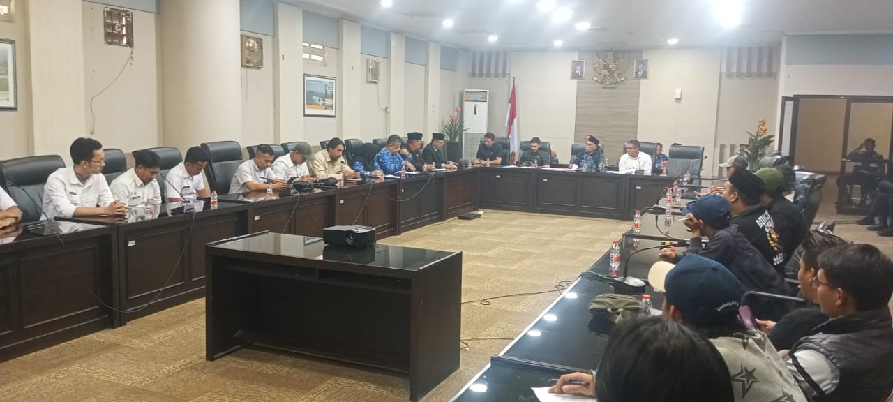 Komisi I, II Dan IV Hadiri Rapat Dengar Pendapat Umum