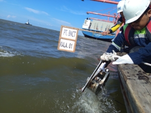 BNCT dan Surveyor Indonesia Lakukan Pengujian Air Laut untuk Pastikan Operasional Ramah Lingkungan