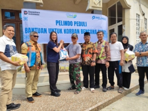 Direktur SDM dan Umum PT Pelindo Salurkan Bantuan Langsung untuk Warga terdampak Banjir