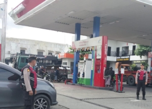 Sat Samapta Polres Pelabuhan Belawan Gelar Patroli Antisipasi Gangguan Kamtibmas dan Kemacetan di SPBU