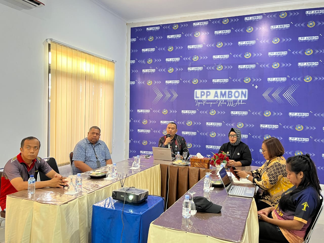 Kabid Pelayanan dan Pembinaan Kanwil Ditjenpas Maluku Gelar Rapat Persiapan Pengadaan Bahan Makanan
