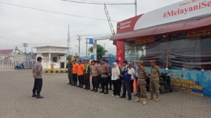Personel Pos Pam Terpadu Dermaga Bandar Deli Tetap Siaga Selama Ops Lilin Toba 2025