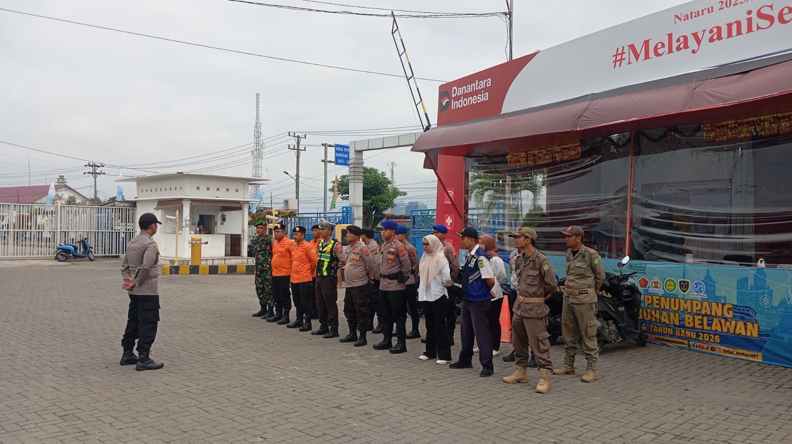 Personel Pos Pam Terpadu Dermaga Bandar Deli Tetap Siaga Selama Ops Lilin Toba 2025