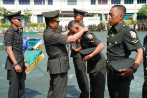 Kodam IX/Udayana Resmi Tutup Dikmaba Infanteri dan Diktukba, Ratusan Bintara Baru Dilantik