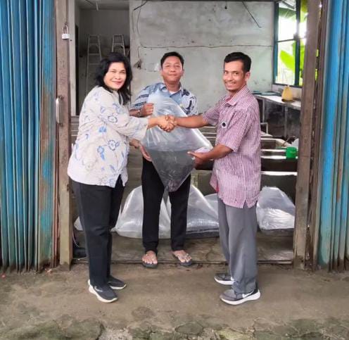Pemko Medan Salurkan Benih Bibit Ikan Melalui Dinas Pertanian Dan Perikanan Kota Medan Kepada Kelompok Pertanian dan Perikanan