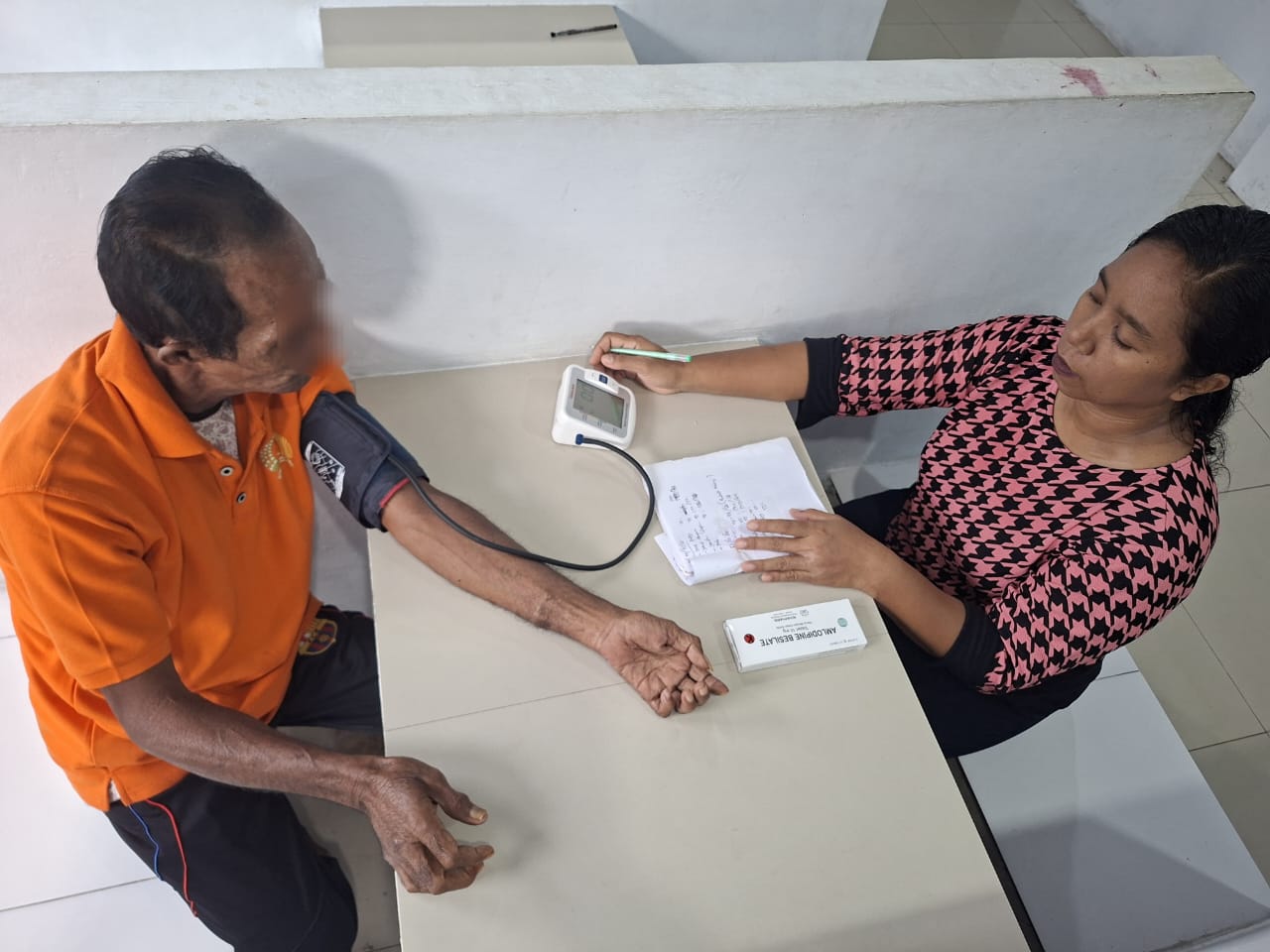 Lapas Saparua Optimalkan Pengecekan Kesehatan Rutin Warga Binaan Lansia 