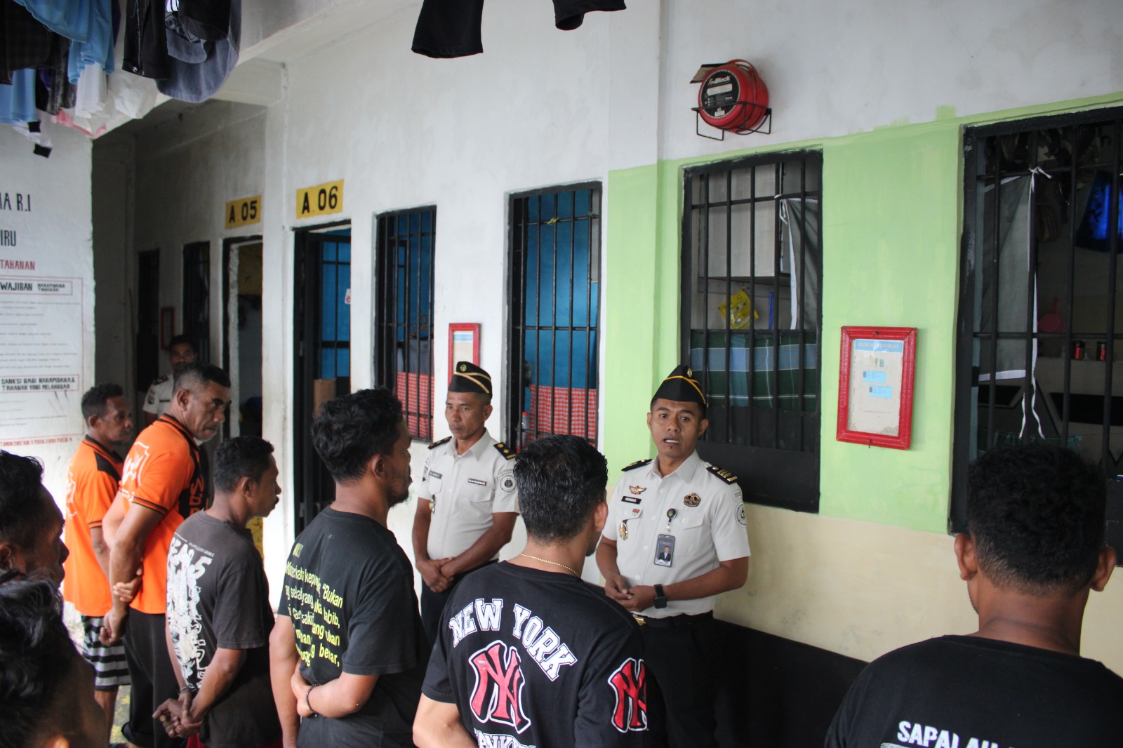 Lapas Piru Laksanakan Penggeledahan Insidentil, Wujudkan Keamanan dan Ketertiban