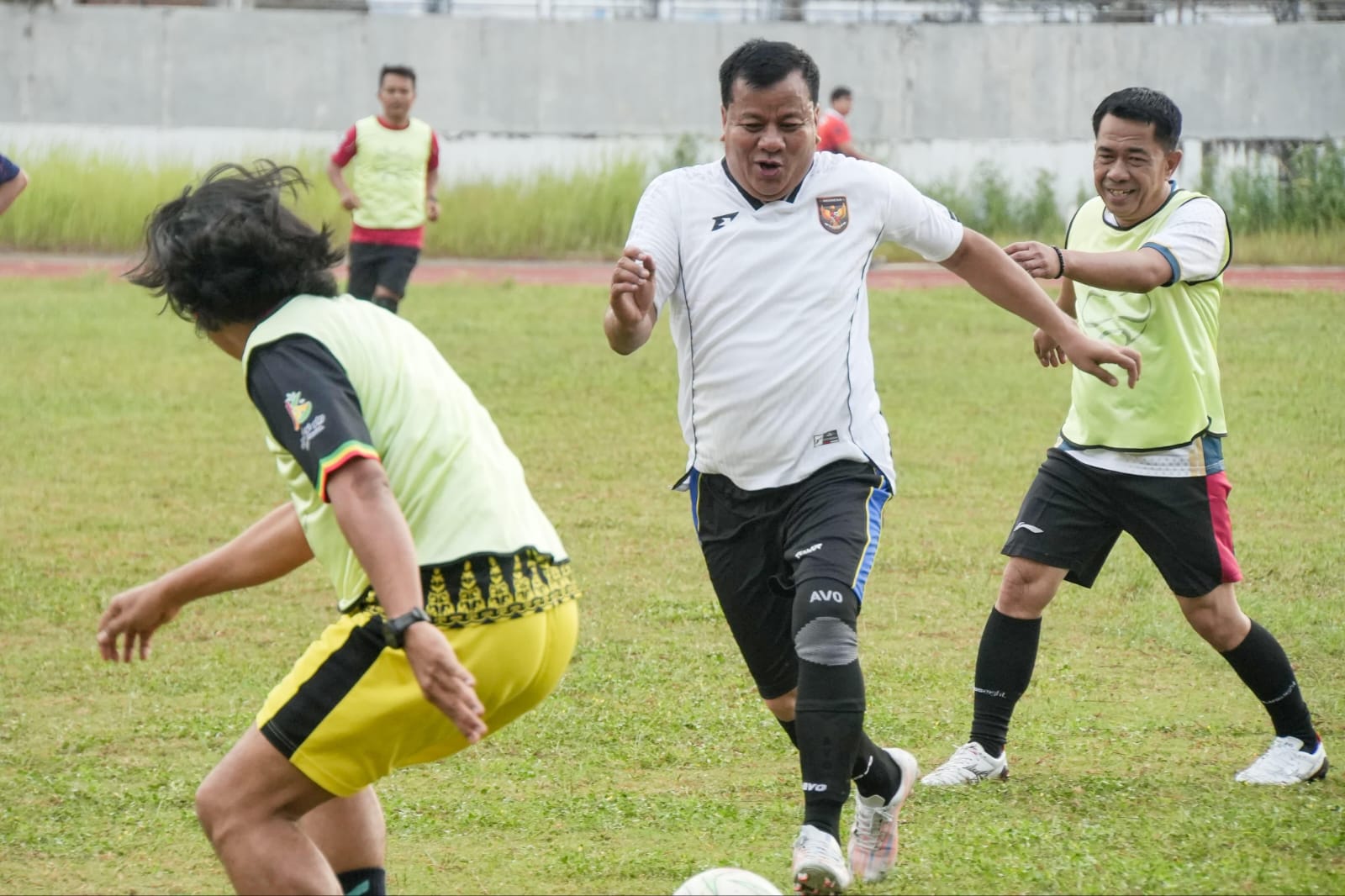 Bupati Kuansing Ikut Bermain: Pertanda Sinyal Aktifkan Stadion Sport Center, Komunitas Veteran Sepak Bola Vs OPD