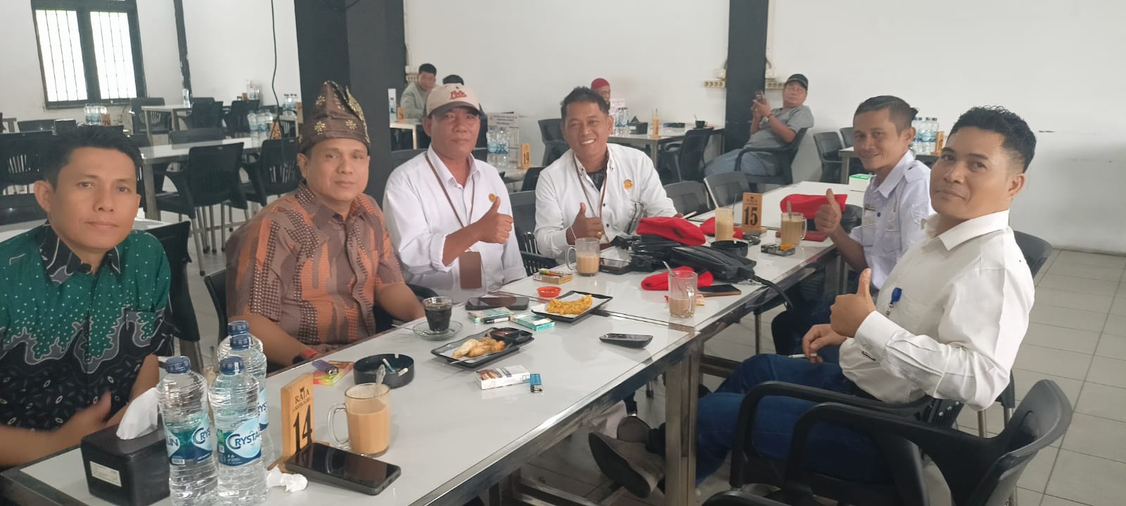Kapolsek Siak Hulu dan Ormas LCI Ngopi Bareng Bahas Kamtibmas Jelang Ramadhan 1447 H