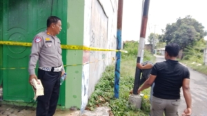 Polres Pelabuhan Belawan dan Polsek Medan Labuhan Amankan Lokasi Kebakaran Dua Ruko di Rengas Pulau