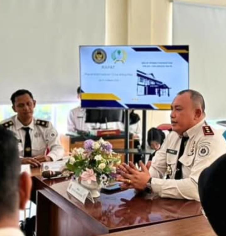 Bapas kelas 1 Palangka Raya pimpin Rapat Internal Memaparkan Sejumlah Poin Pembahasan Pelaksanaan Program Pembangunan Zona Integritas Di lingkungan Bapas 