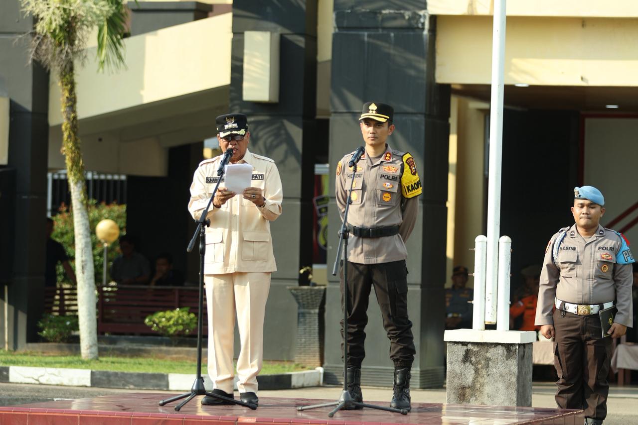 Bupati Suhardiman Pimpin Apel Gelar Pasukan Operasi Ketupat 2026 di Kuansing, Pastikan Mudik Aman dan Lancar