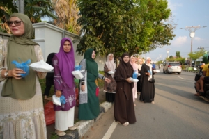 DWP Kuansing: Berbagi Takjil Pembina : Momentum Menebar Kepedulian dan Mempererat Silaturahmi