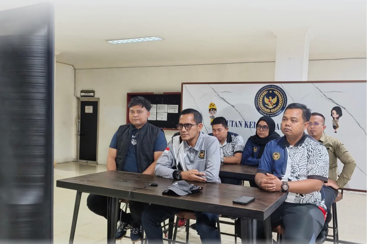 Seluruh Jajaran Rutan kelas 1  labuhan Deli Dalam Rangka  Mengikuti Kegiatan Secara Virtual Pengarahan  Komitmen Dalam Menjalankan Tugas Secara Maksimal 