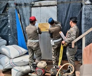 Satpol PP Segel Kandang Ayam Tanpa Izin di Purwakarta, Untuk Kedua Kalinya