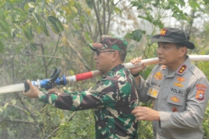 Kapolda Riau Herry Heryawan Turun Langsung ke Lokasi Karhutla di Dumai, Tegaskan Komando Pengendalian, Penegakan Hukum Tegas, dan Optimalisasi Pencegahan Terpadu