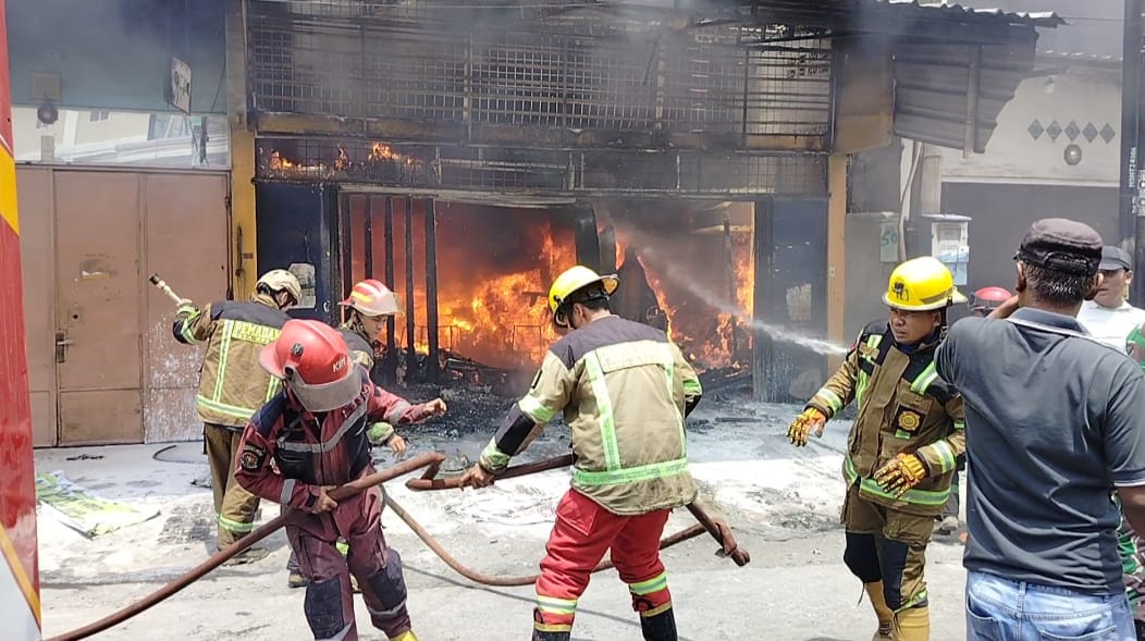 Satu Ruko di Marelan Dilahap Sijago Merah, Satu Orang Meninggal Dunia,Dua Orang  Luka Bakar