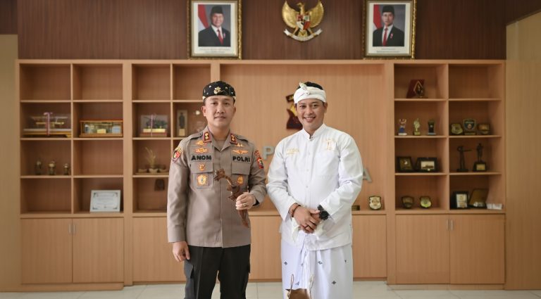 Ketua Umum Ormas GMPB Kunjungi Kapolres Purwakarta , Bahas Sosial Kebudayaan 