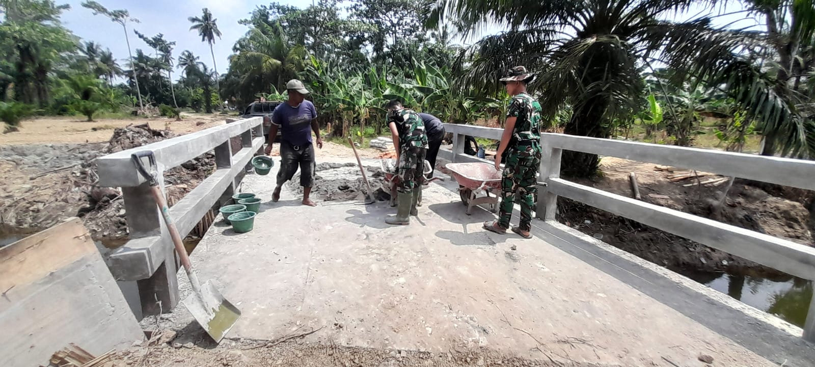 Tingkatkan Mobilitas Petani, Satgas TMMD 128 Percepat Pembangunan Jembatan di Langkat