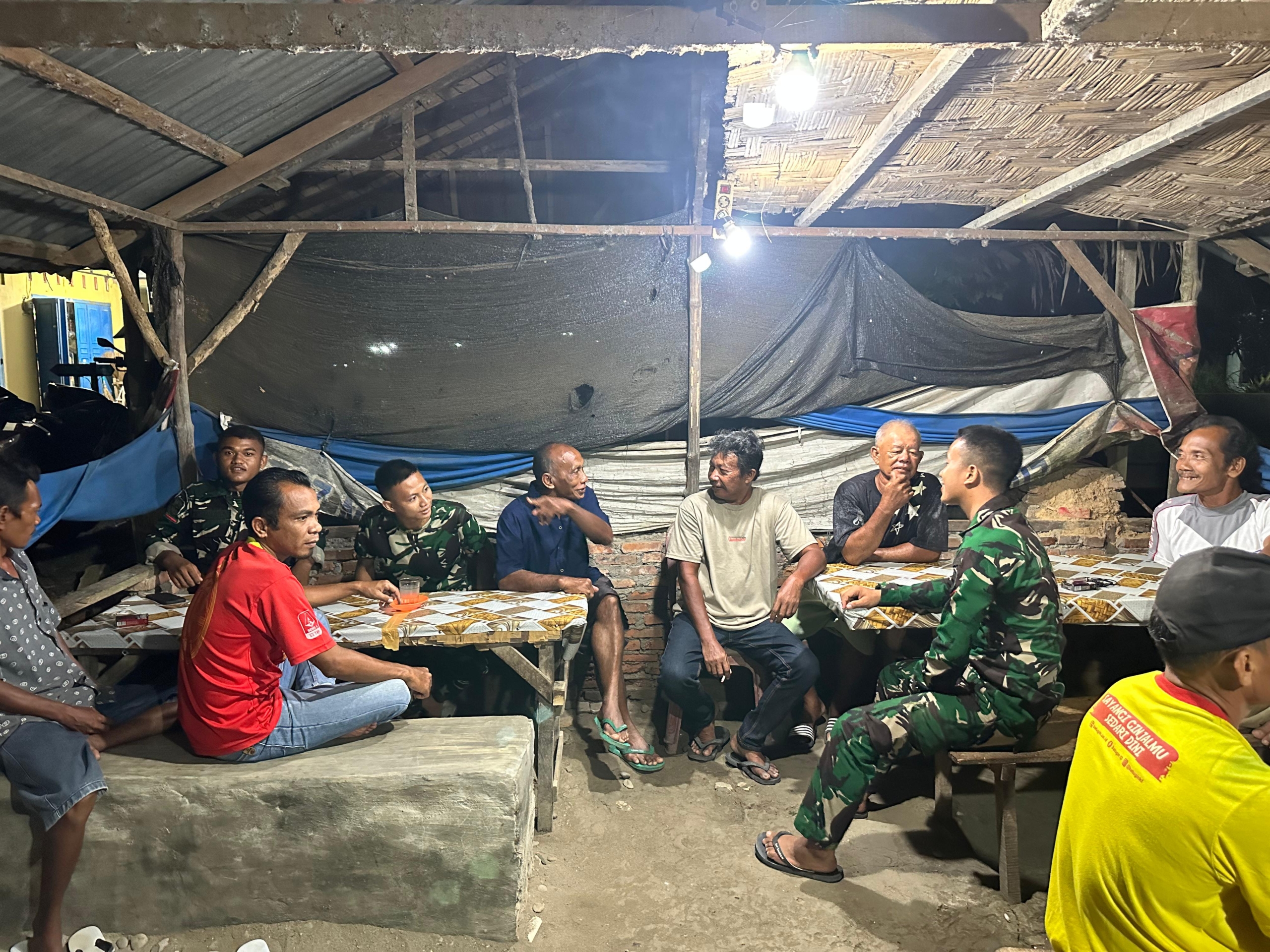 Ngopi Bareng Warga,Satgas TMMD 128 Gebang Tingkatkan Perekonomian Pedagang