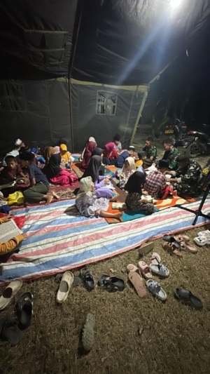 Mushola Tak Muat, Satgas Alihkan Kelas Ngaji ke Posko TMMD 128 Gebang