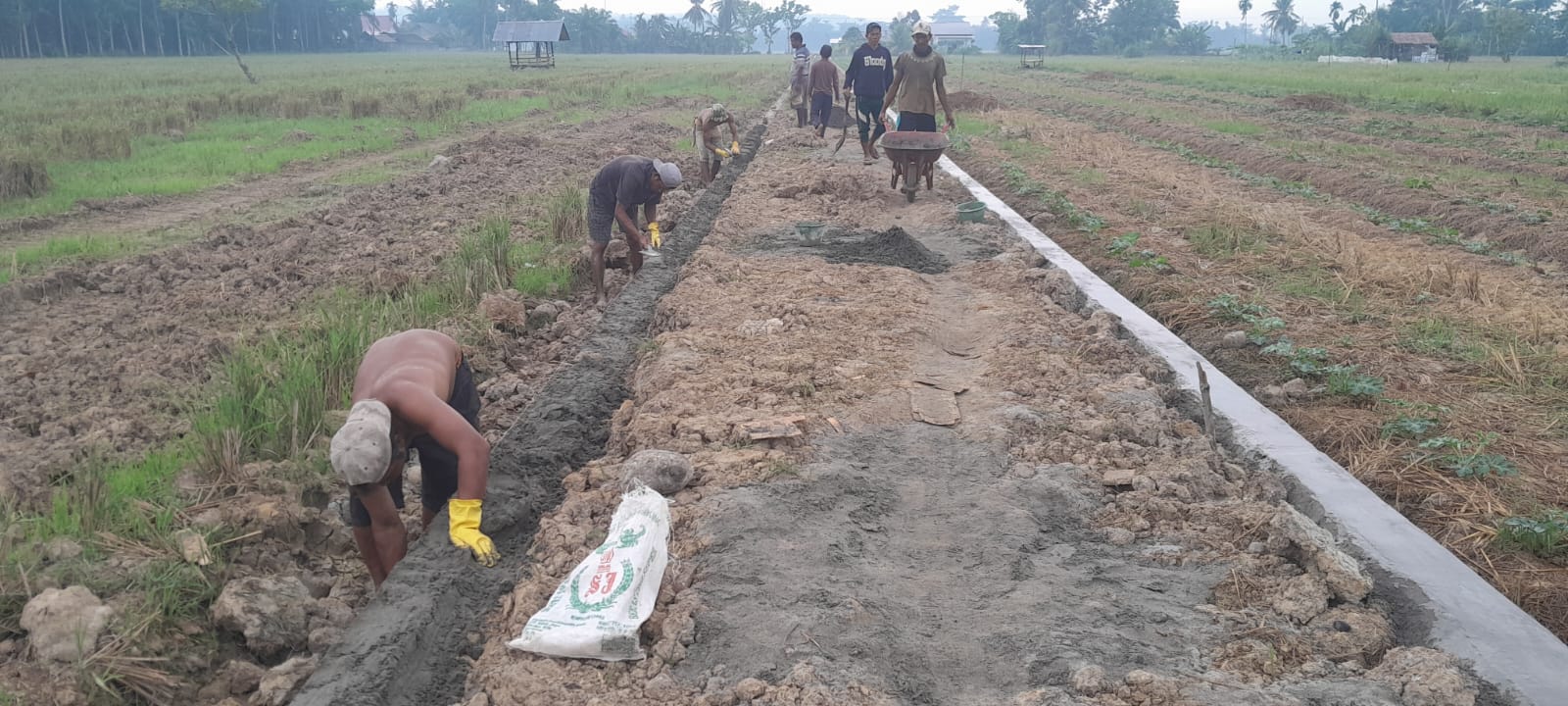 Jalan Impian Itu Kini Nyata,Warga Mulai Tersenyum