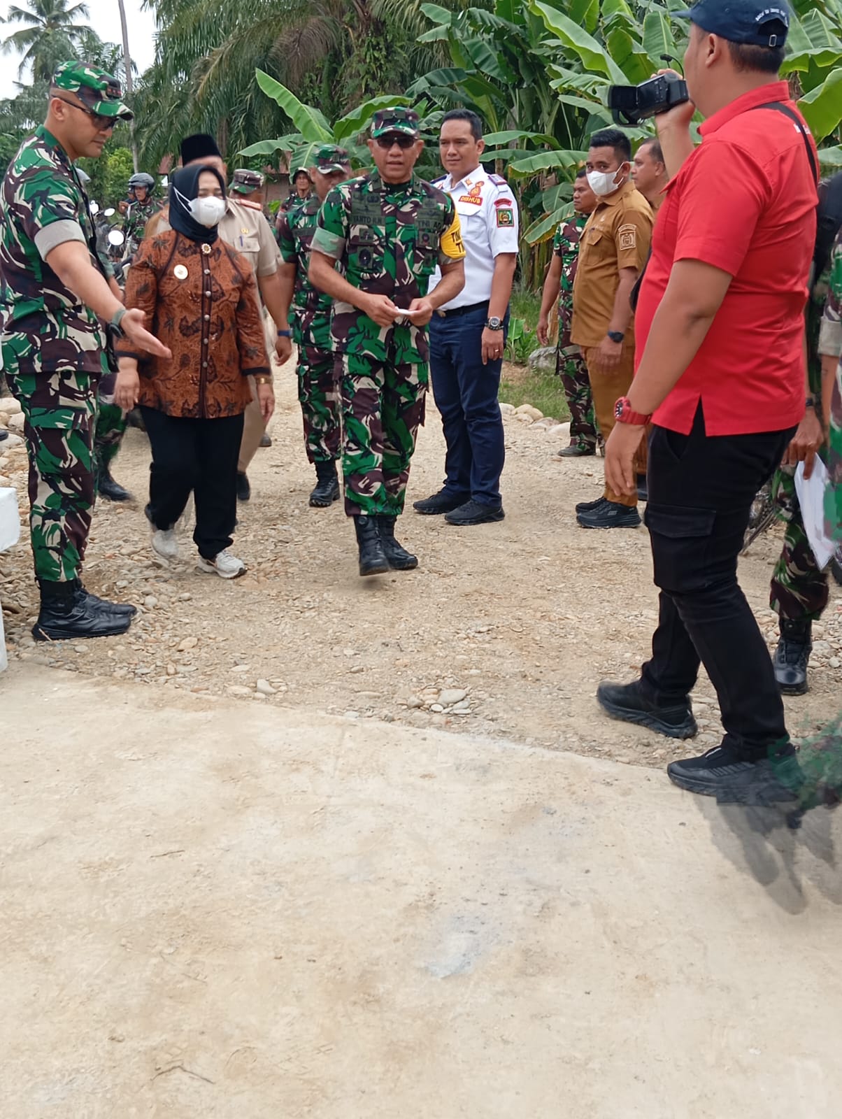 Tinjau Jembatan di Gebang, Tim Wasev TMMD Apresiasi Kerja Satgas Bagus