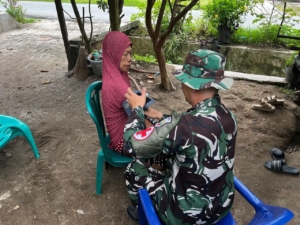 Kesaksian dari Pesisir: Pengabdian Tanpa Jeda Tabib Loreng di Desa Pasar Rawa