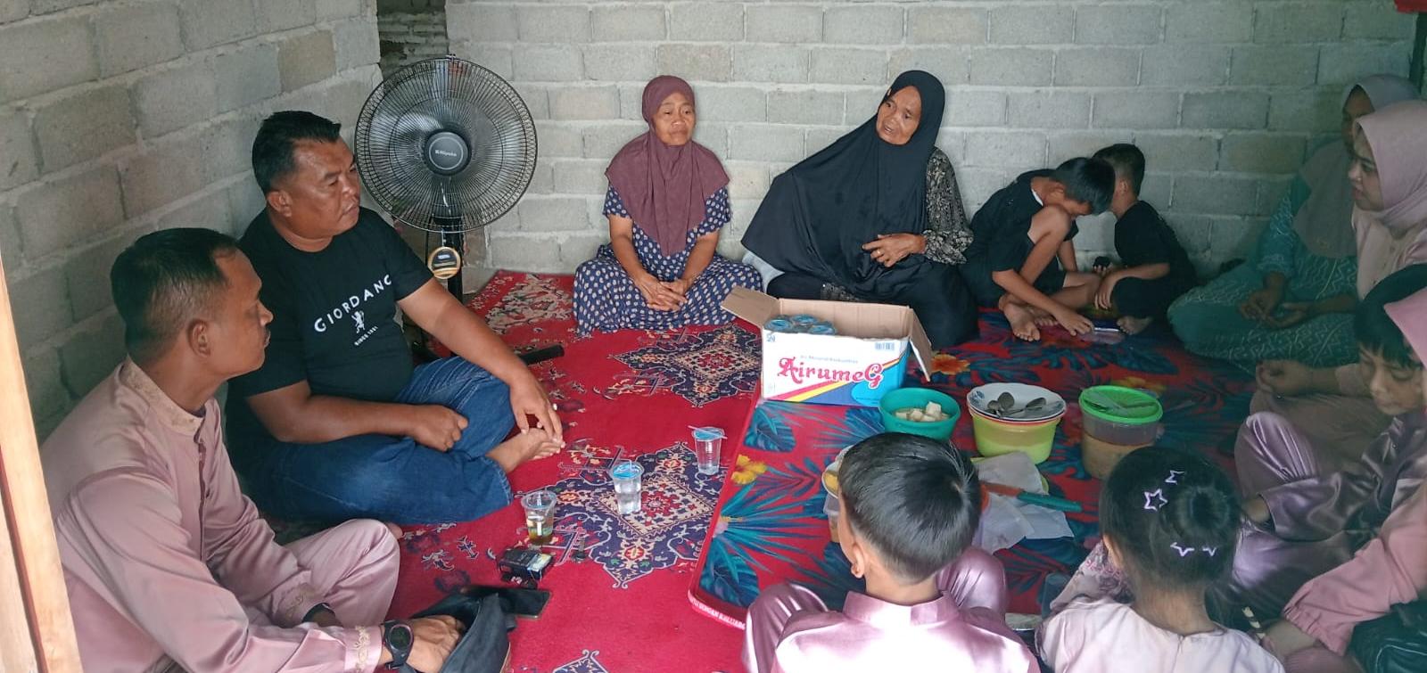 Usai Sholat Idul Adha, Kapolsek Benai Berkunjung Kerumah Duka, Kabarnya Sempat Terima Bantuan Kursi Roda