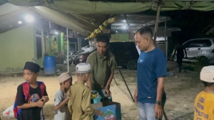 Tiap Malam Satgas TMMD 128 Gebang Mengajari Anak-anak Mengaji