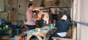 Babinsa dan Bhabinkamtibmas Manfaatkan TMMD Jalin Komsos