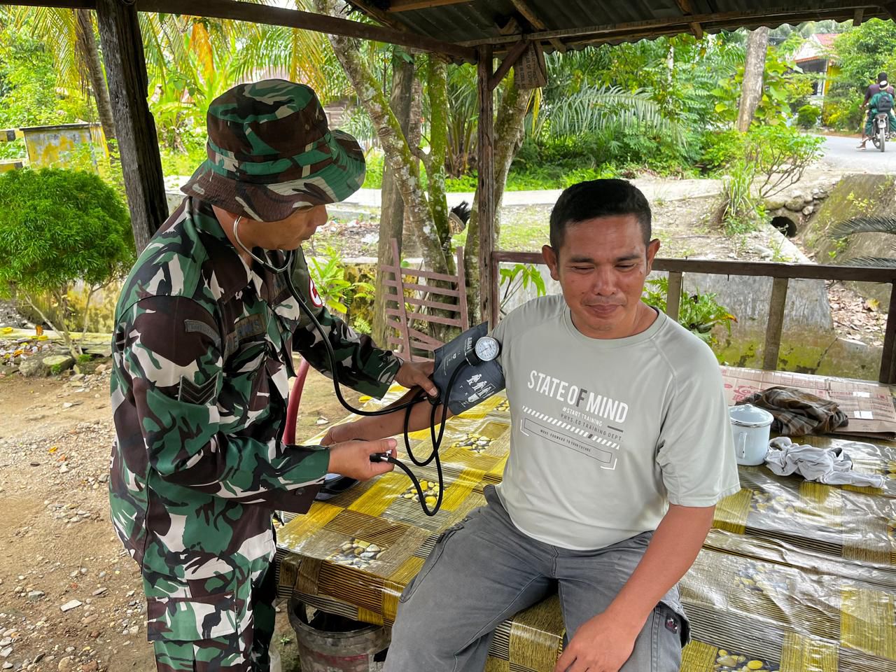 Setiap Hari,Satgas Kes TMMD 128 Langkat Keliling Kampung Berikan Yankes
