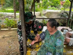 Door To Door Berikan Yankes,Wujud Kepedulian TNI AD dengan Kesehatan Masyarakat di Lokasi TMMD 128