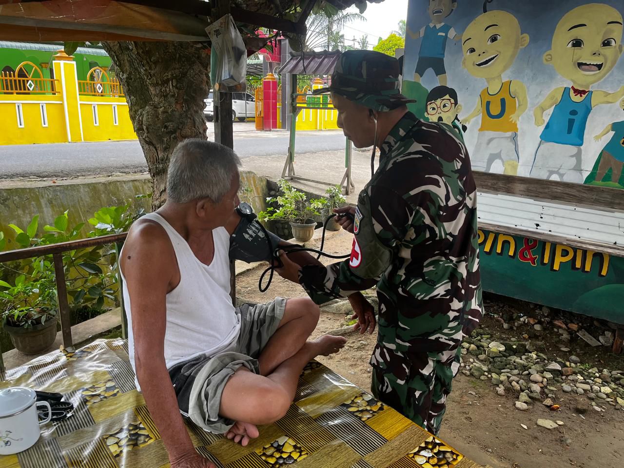 Mantri Loreng Terus Bergerak Wujudkan Aksi Nyata ,Beri Yankes di Lokasi TMMD 128 Langkat