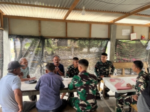 Mangkal Diwarung ,Satgas TMMD 128 Langkat Ajak Warga Bijak Bermedsos dan Jaga Kamtibmas