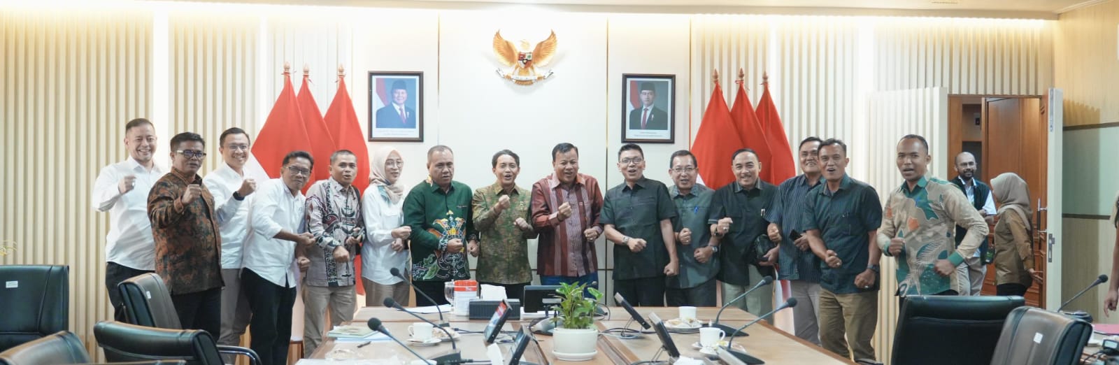 Menhut Raja Juli Antoni Responsif, Usulan 3.800 Hektare Lahan Kuansing Masuk Program TORA Dipelajari