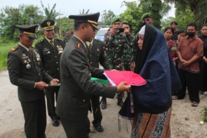 Dandim 0201/Medan Pimpin Upacara Persemayaman dan Pemakaman Secara Militer Alm.Serda Janter Marudut Manik