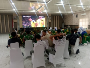 Nobar Sepakbola Gembira,Kodim 0201/Medan Pererat Persatuan Dan Silaturahmi Masyarakat