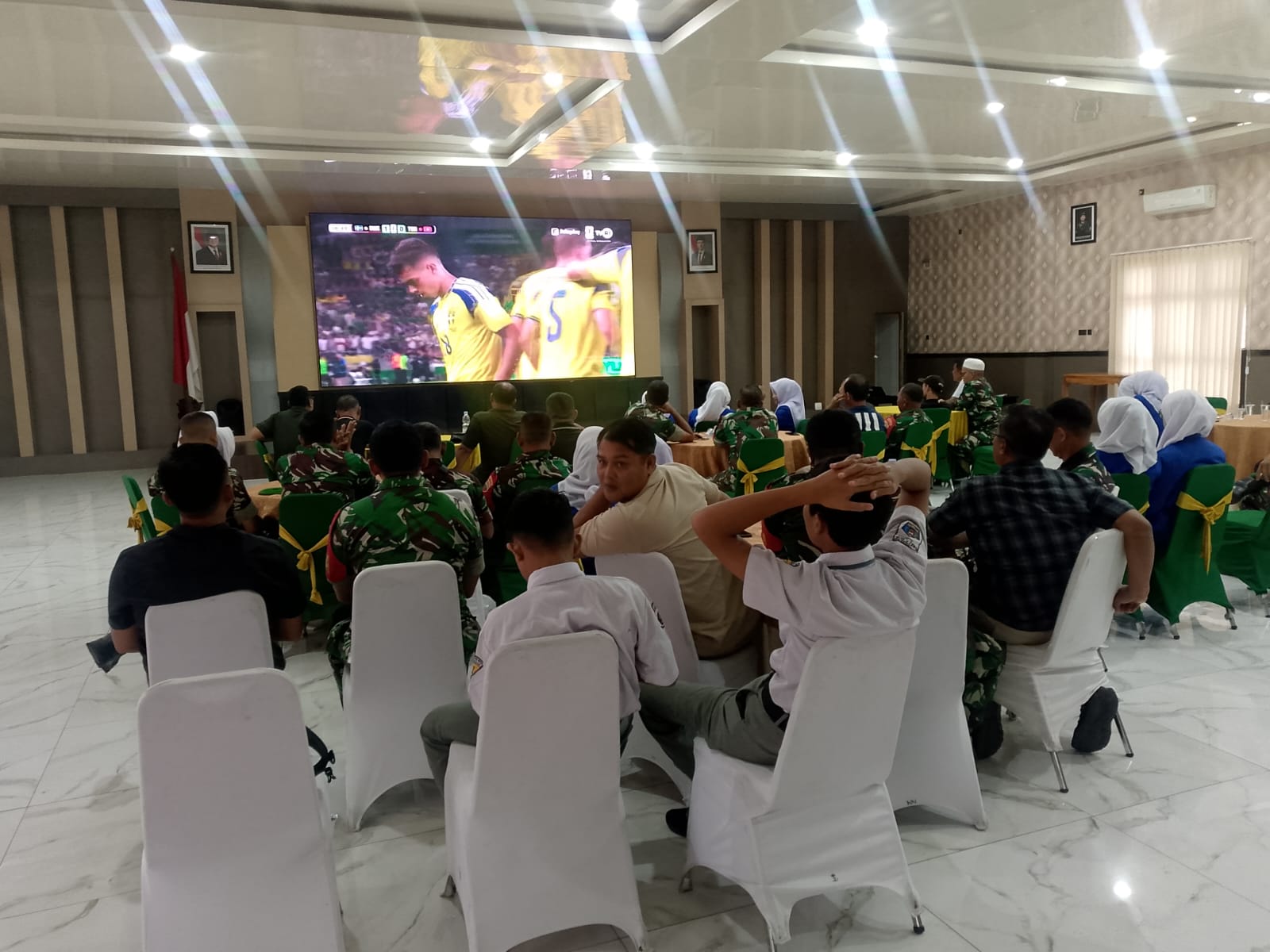 Nobar Sepakbola Gembira,Kodim 0201/Medan Pererat Persatuan Dan Silaturahmi Masyarakat