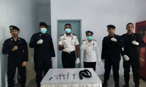 Razia Rutin Lapas Saparua, Petugas Amankan Sejumlah Barang Terlarang