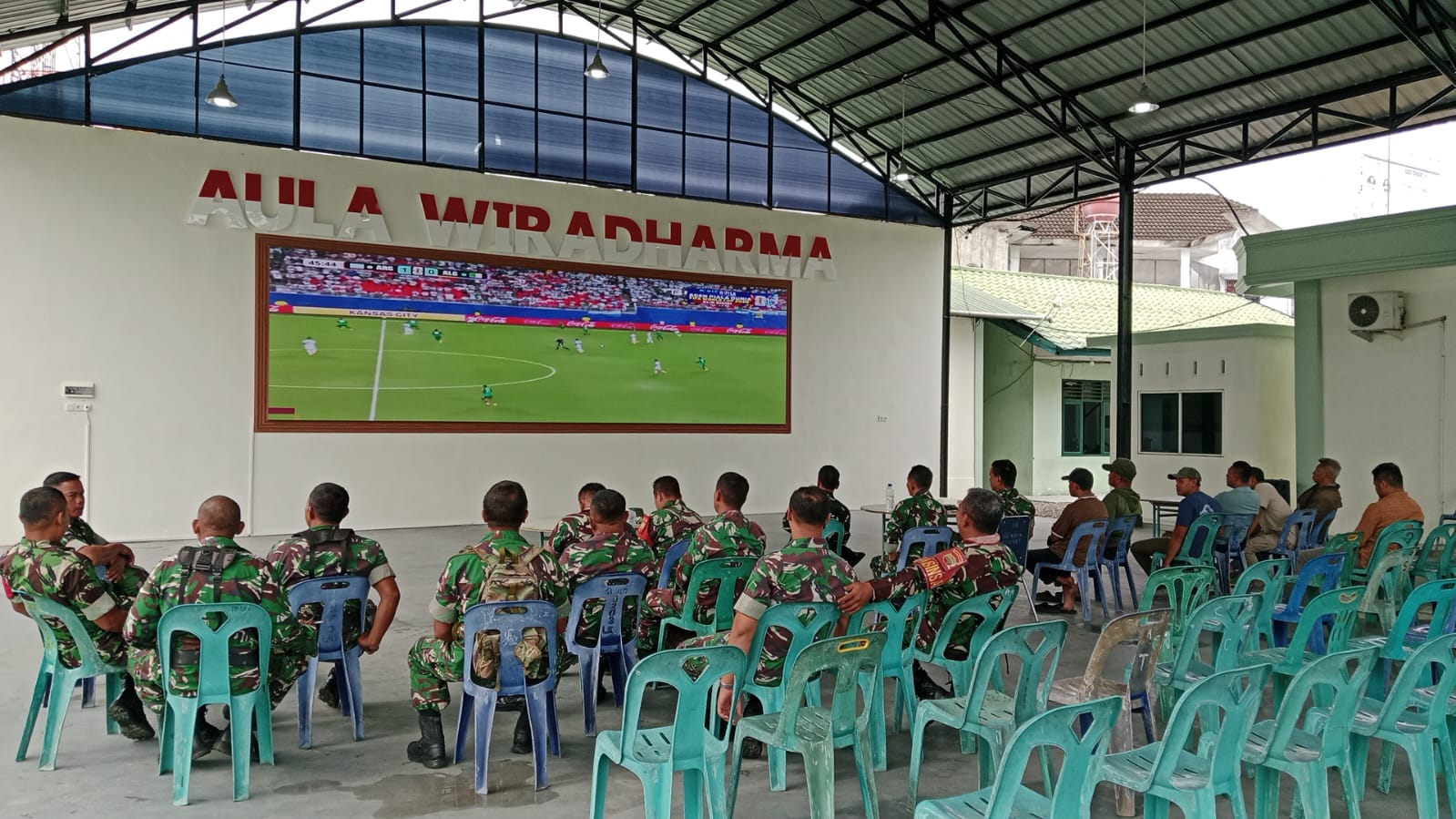 Kodim 0203/Lkt Gelar Nobar Sepakbola Gembira Piala Dunia 2026,Menumbuhkan Semangat Nasionalisme,Solidaritas,dan Persaudaraan Dalam Bingkai NKRI