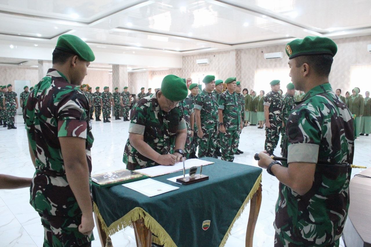 Dandim 0201/Medan Pimpin Upacara Serah Terima Jabatan dan Korps Raport Pindah Satuan Perwira