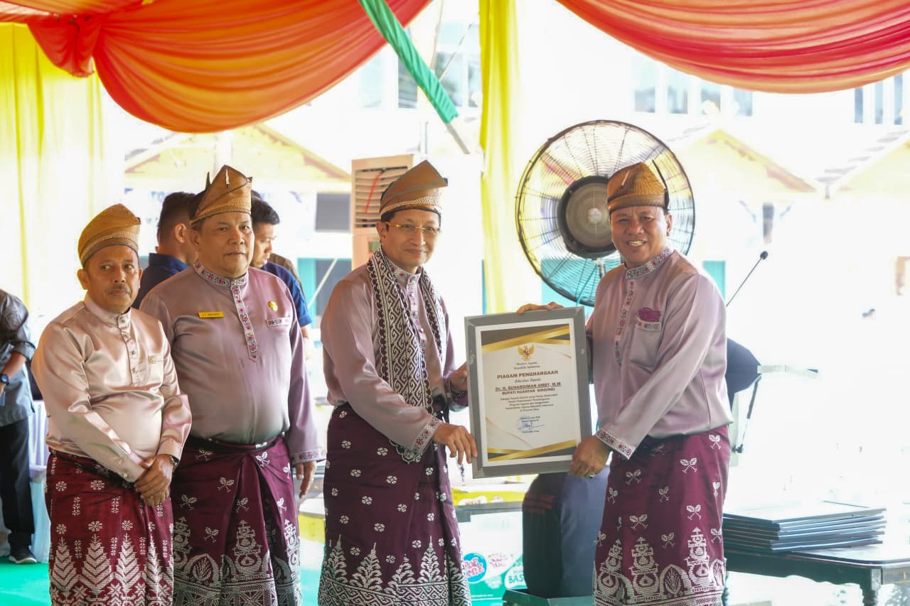 Untuk Siapa Penghargaan Ini..? Catatan dari Kuantan Singingi