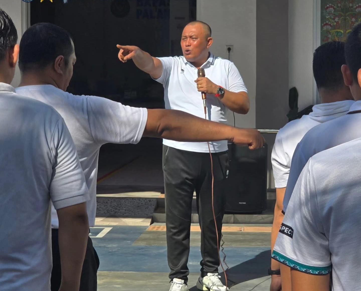 Pegawai Bapas Kelas I Palangka Raya mengikuti Kedisiplinan Dan meningkatkan Kekompakan