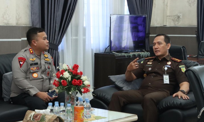 Kapolres Pelabuhan Belawan Jalin Silaturahmi dengan Kejaksaan Negeri Belawan, Perkuat Sinergitas Antar Aparat Penegak Hukum