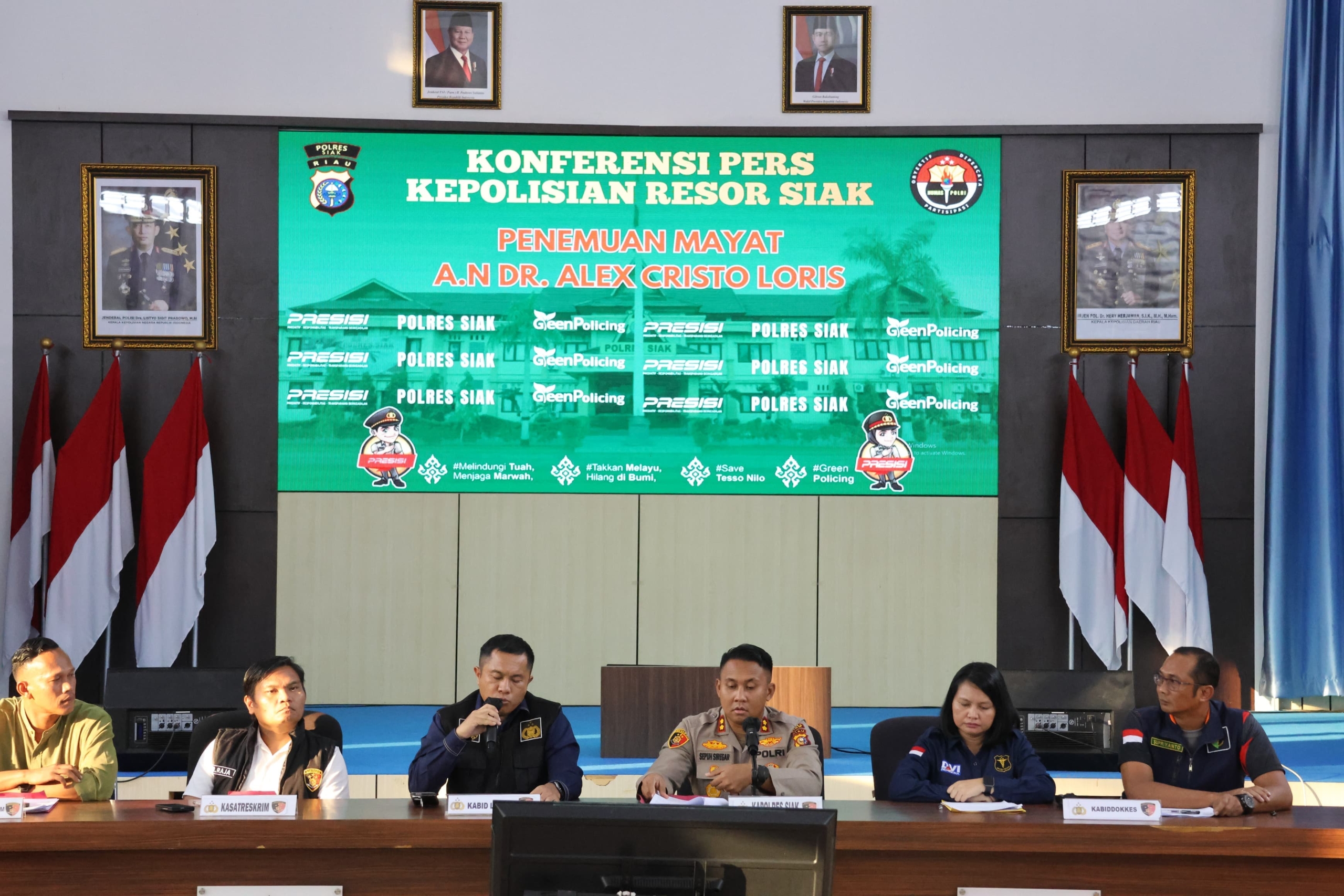 Konferensi Pers: Tim Kasat Reskrim Polres Siak Berhasil Ungkap Kasus Warga Tewas di RSUD Tengku Rafian