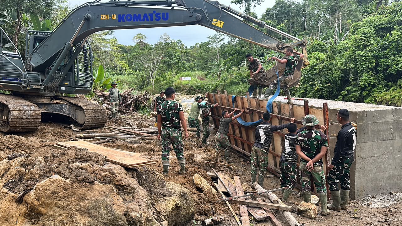 Bakti TNI untuk Rakyat, Pembangunan Jembatan Modular di Gunungsitoli Masuki Tahap Pengecoran Abutmen